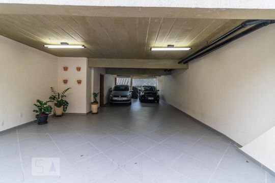 Garagem de casa para alugar com 3 quartos, 380m² em Santa Maria, São Caetano do Sul