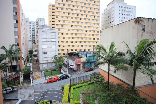 Vista do quarto 2 de apartamento para alugar com 2 quartos, 60m² em Aclimação, São Paulo