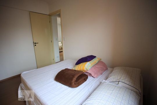 Quarto 1 de apartamento para alugar com 2 quartos, 60m² em Aclimação, São Paulo