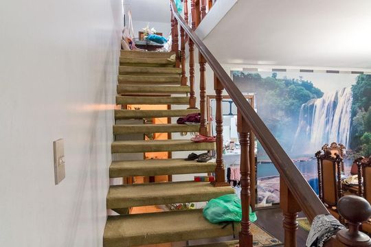 Escada de casa à venda com 4 quartos, 357m² em Vila Rosália, Guarulhos