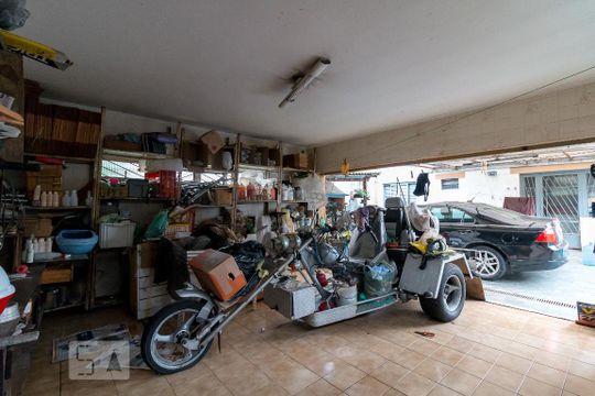 Garagem de casa à venda com 4 quartos, 357m² em Vila Rosália, Guarulhos