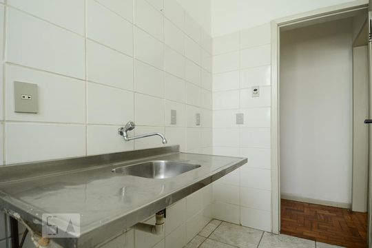 Cozinha de kitnet/studio à venda com 1 quarto, 25m² em Centro Histórico, Porto Alegre