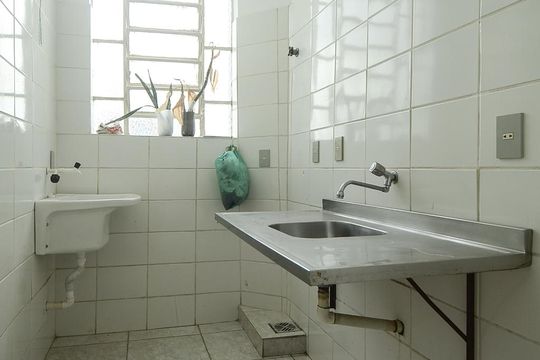 Cozinha de kitnet/studio à venda com 1 quarto, 25m² em Centro Histórico, Porto Alegre