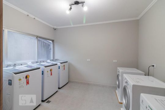 Lavanderia de casa de condomínio à venda com 1 quarto, 25m² em Centro Cívico, Curitiba