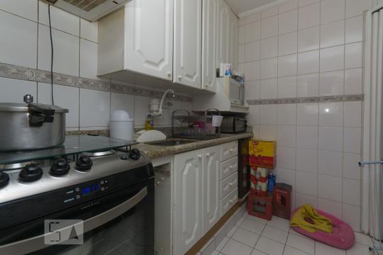 Cozinha de apartamento para alugar com 2 quartos, 58m² em Vila Monte Alegre, São Paulo