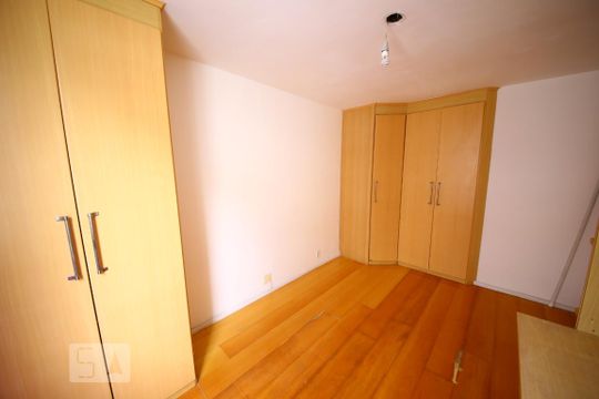 Quarto de apartamento à venda com 3 quartos, 159m² em Icaraí, Niterói