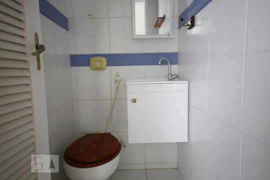 Lavabo  de apartamento à venda com 3 quartos, 159m² em Icaraí, Niterói
