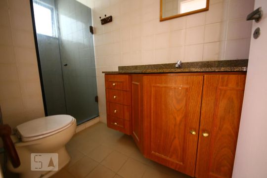 Banheiro de apartamento à venda com 3 quartos, 159m² em Icaraí, Niterói