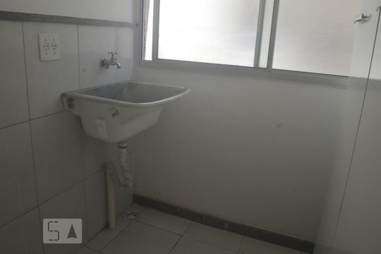 LAVANDERIA de apartamento para alugar com 2 quartos, 59m² em Paraisópolis, São Paulo