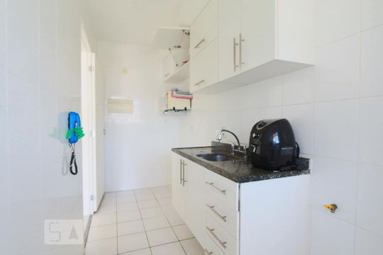 Cozinha  de apartamento à venda com 2 quartos, 61m² em Curicica, Rio de Janeiro