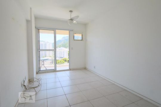 Apartamento à venda com 2 quartos, 61m² em Curicica, Rio de Janeiro