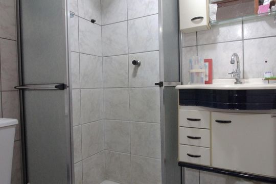 Banheiro de apartamento à venda com 2 quartos, 50m² em Vila Portugal, São Paulo