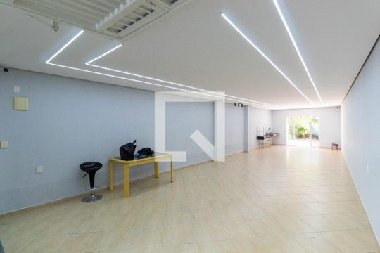 Garagem de casa para alugar com 4 quartos, 250m² em Jardim Fernandes, São Paulo