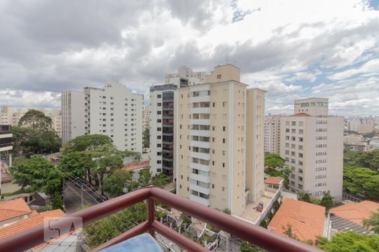 Vista Quarto Suíte de apartamento para alugar com 3 quartos, 209m² em Vila Monumento, São Paulo