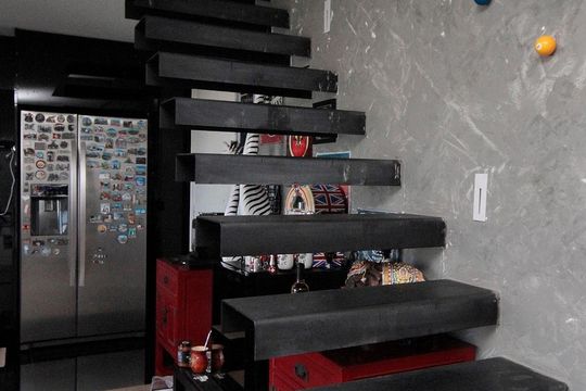 Escada de apartamento para alugar com 1 quarto, 105m² em Cerqueira César, São Paulo