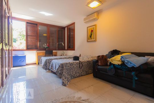 Quarto Suíte 1 de casa à venda com 4 quartos, 600m² em Jardim Petrópolis, São Paulo