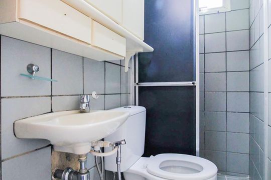 Banheiro de Serviço de apartamento para alugar com 3 quartos, 97m² em St. Aeroporto, Goiânia