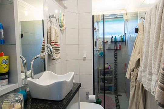 Banheiro de apartamento à venda com 2 quartos, 58m² em Vila Vitório Mazzei, São Paulo
