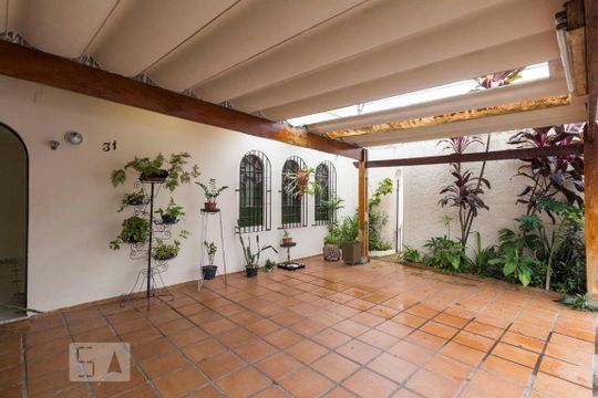 Garagem de casa à venda com 4 quartos, 115m² em Jabaquara, São Paulo