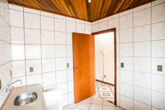 Cozinha de casa de condomínio para alugar com 2 quartos, 110m² em Jardim Carvalho, Porto Alegre