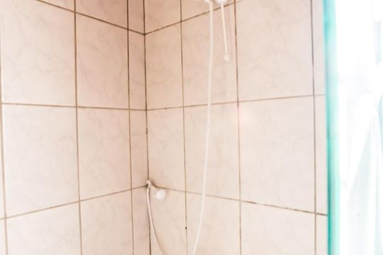 Banheiro de casa de condomínio para alugar com 2 quartos, 110m² em Jardim Carvalho, Porto Alegre