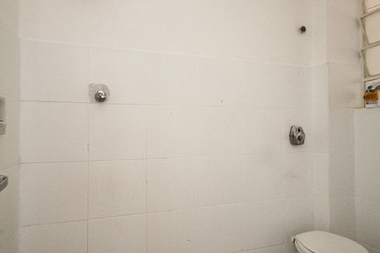 Banheiro de apartamento à venda com 2 quartos, 70m² em Pari, São Paulo