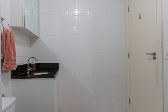 Banheiro de apartamento para alugar com 2 quartos, 50m² em Barreto, Niterói