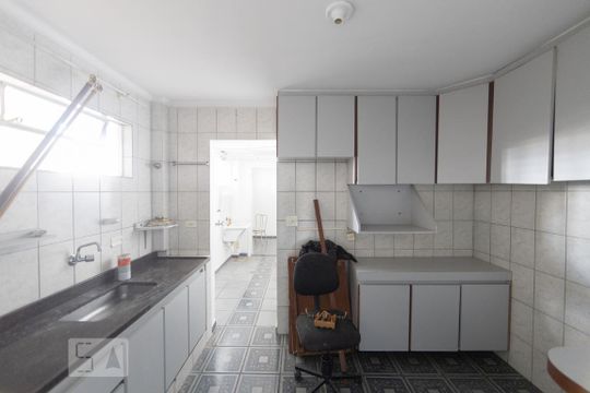 Cozinha de apartamento para alugar com 2 quartos, 70m² em Parque São Jorge, São Paulo