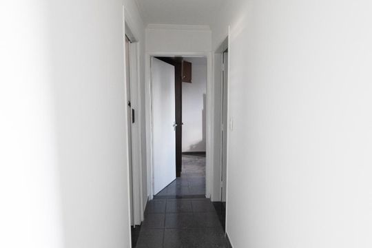 Corredor de apartamento para alugar com 2 quartos, 70m² em Parque São Jorge, São Paulo
