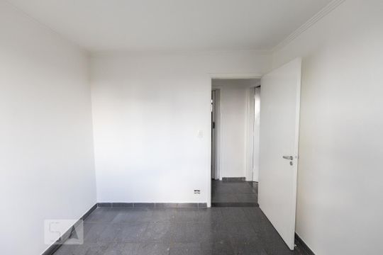 Quarto 1 de apartamento para alugar com 2 quartos, 70m² em Parque São Jorge, São Paulo