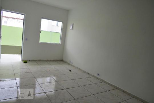 Sala/Cozinha de kitnet/studio à venda com 1 quarto, 45m² em Vila Mazzei, São Paulo