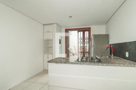 Cozinha de apartamento para alugar com 2 quartos, 71m² em Bom Jesus, Porto Alegre