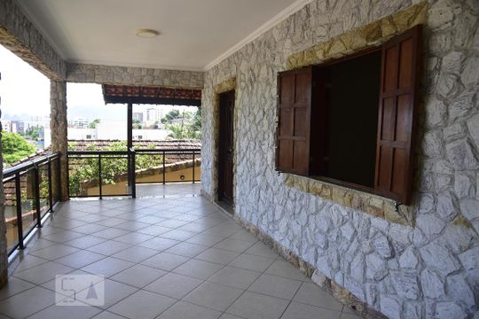 Varanda da sala de casa à venda com 3 quartos, 900m² em Campo Grande, Rio de Janeiro