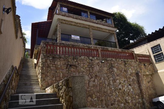 Fachada de casa à venda com 3 quartos, 900m² em Campo Grande, Rio de Janeiro