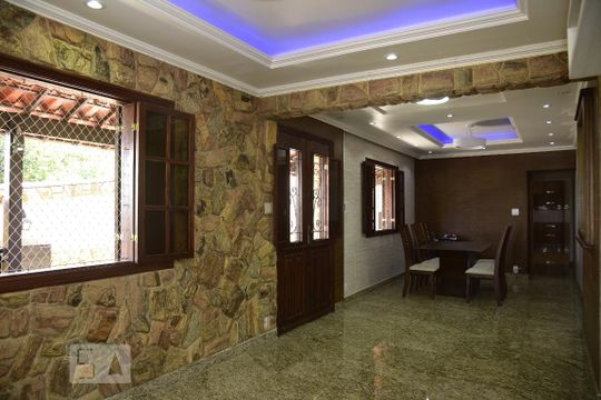 Casa à venda com 3 quartos, 900m² em Campo Grande, Rio de Janeiro