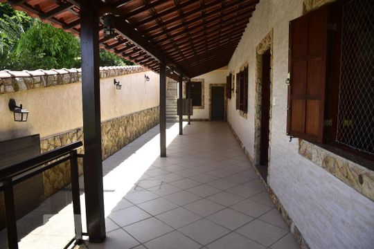 Varanda da sala de casa à venda com 3 quartos, 900m² em Campo Grande, Rio de Janeiro