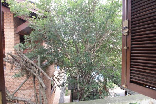 Vista da suíte de casa à venda com 4 quartos, 343m² em Lar São Paulo, São Paulo