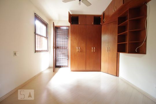 Suíte 1 de casa à venda com 4 quartos, 343m² em Lar São Paulo, São Paulo