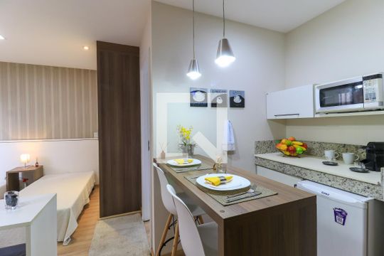 Cozinha de apartamento para alugar com 1 quarto, 52m² em Nova Piraju, São Paulo
