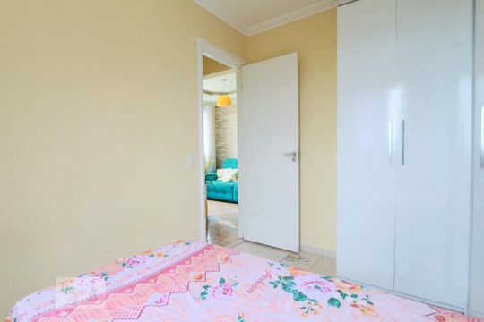 Quarto 1  de apartamento para alugar com 2 quartos, 47m² em Jacarepaguá, Rio de Janeiro