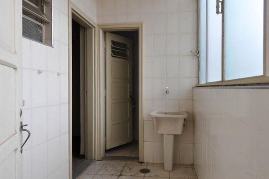Área de Serviço de apartamento para alugar com 2 quartos, 190m² em Centro, Campinas