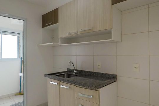 Cozinha de apartamento para alugar com 1 quarto, 37m² em Liberdade, São Paulo