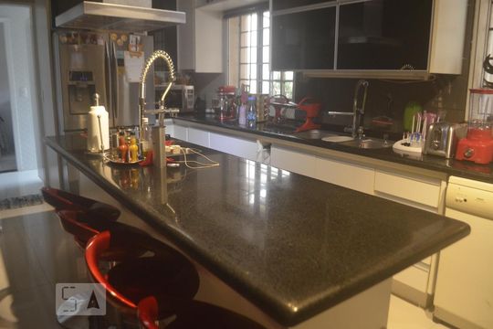 Cozinha de casa à venda com 4 quartos, 325m² em Jardim Londrina, São Paulo