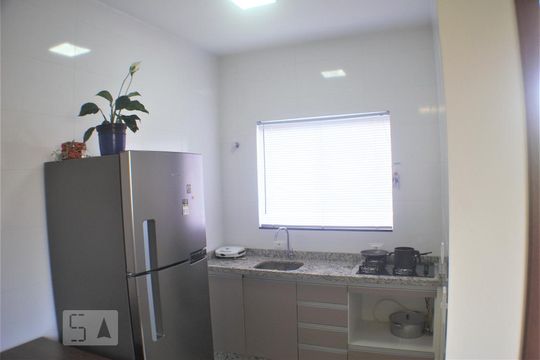 Cozinha de casa para alugar com 3 quartos, 105m² em São João do Rio Vermelho, Florianópolis