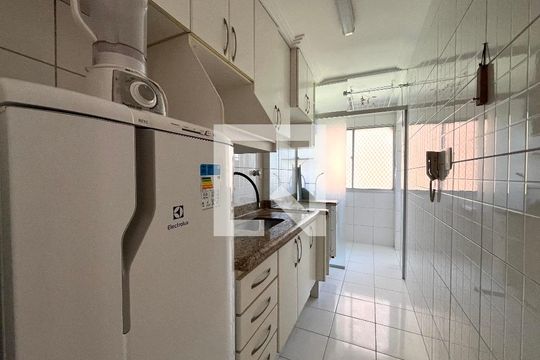 Cozinha de apartamento para alugar com 2 quartos, 63m² em Vila Mascote, São Paulo