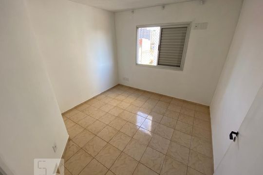 Quarto de apartamento à venda com 1 quarto, 34m² em Vila Carmosina, São Paulo