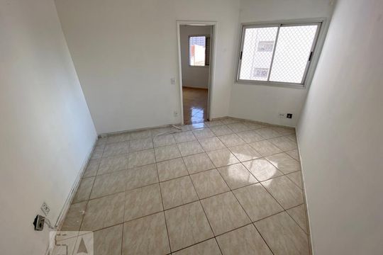 Sala de apartamento à venda com 1 quarto, 34m² em Vila Carmosina, São Paulo