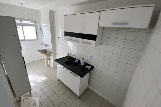 Cozinha de apartamento à venda com 1 quarto, 34m² em Vila Carmosina, São Paulo