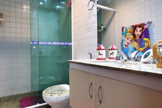 Banheiro da Suíte 1 de apartamento para alugar com 3 quartos, 185m² em Recreio dos Bandeirantes, Rio de Janeiro