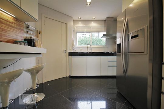 Cozinha de apartamento à venda com 3 quartos, 115m² em Vila Andrade, São Paulo